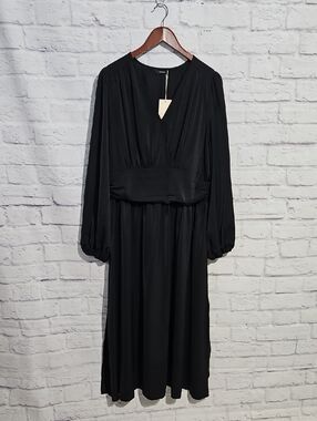 Women's Black Long-Sleeve V-Neck Midi Dress with Defined Waist